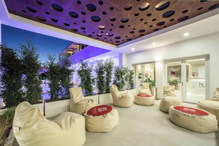 Hotel 66 of 76