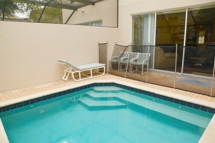 Pool 16 of 39