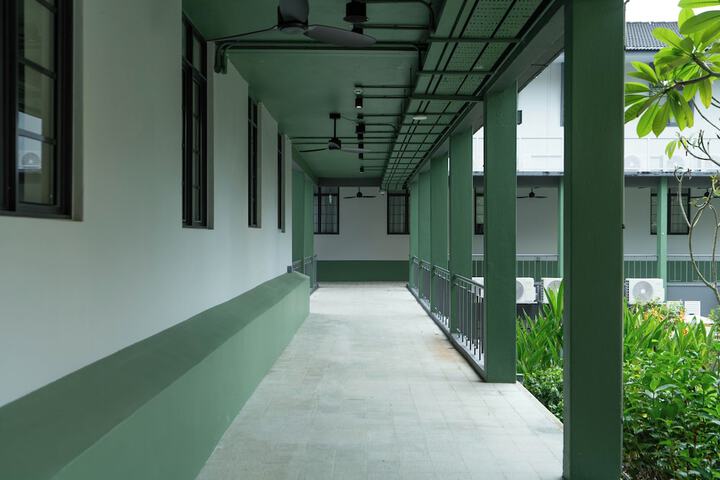 Hotel Exterior 37 of 40