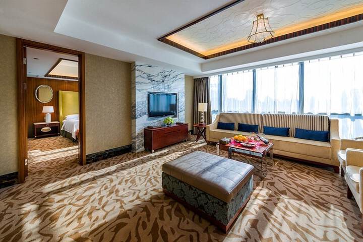 Room 12 of 35