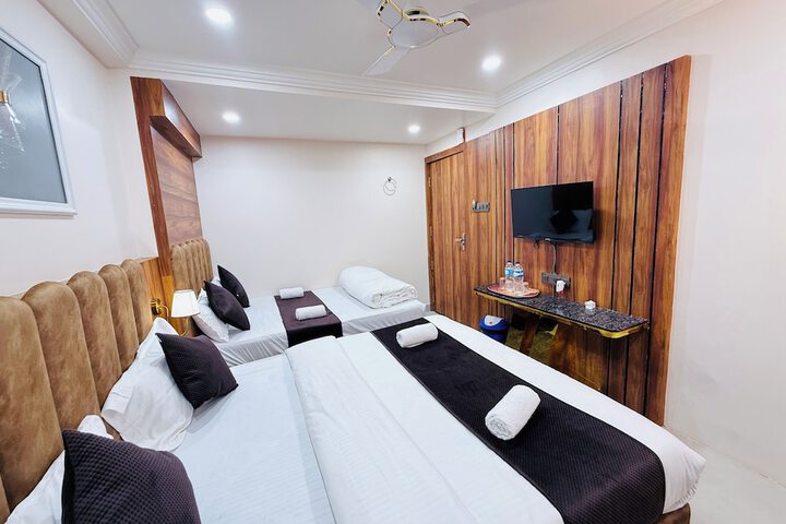 Room 35 of 63