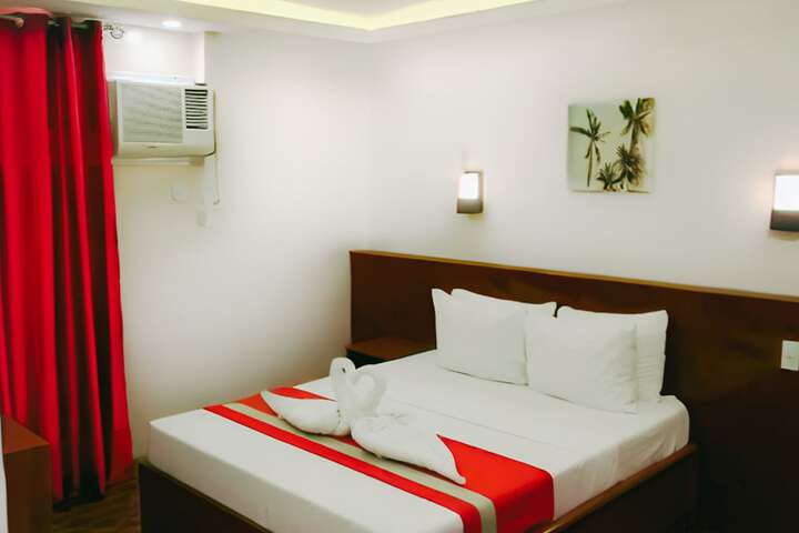 Room 18 of 48