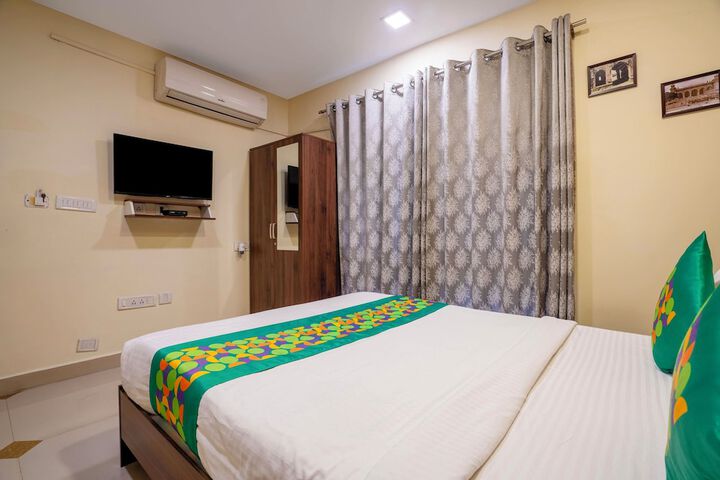 Room 16 of 42