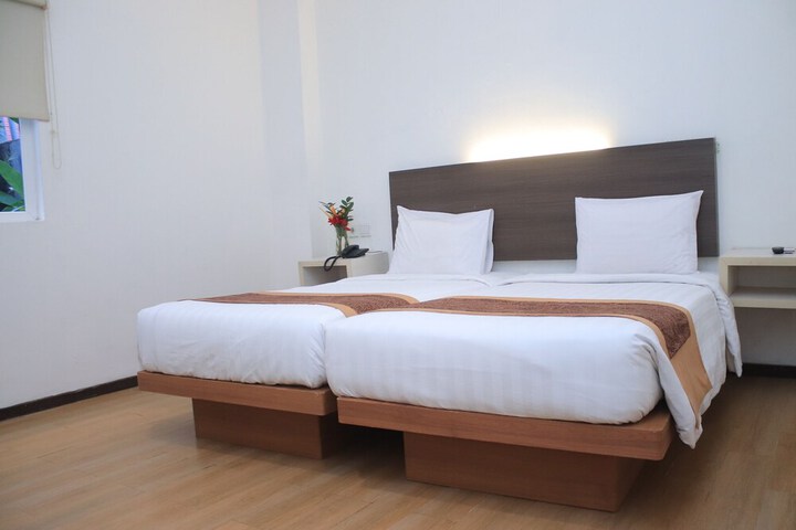 Room 9 of 27