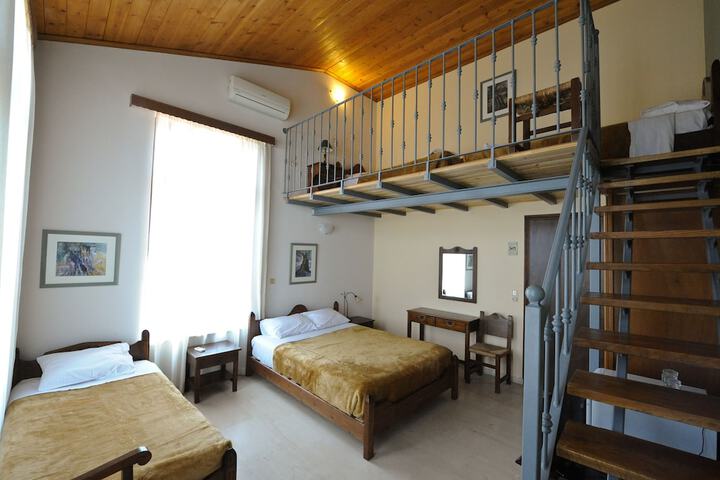Room 35 of 130