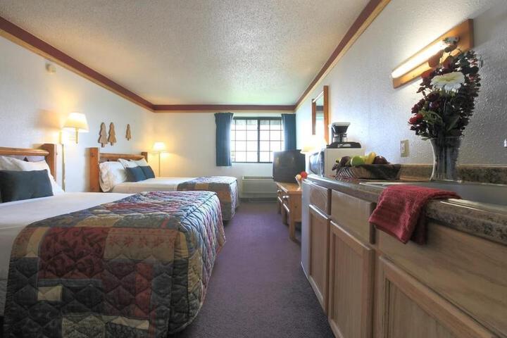 2 Queen Beds (21 of 28)