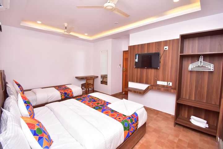 Room 10 of 26