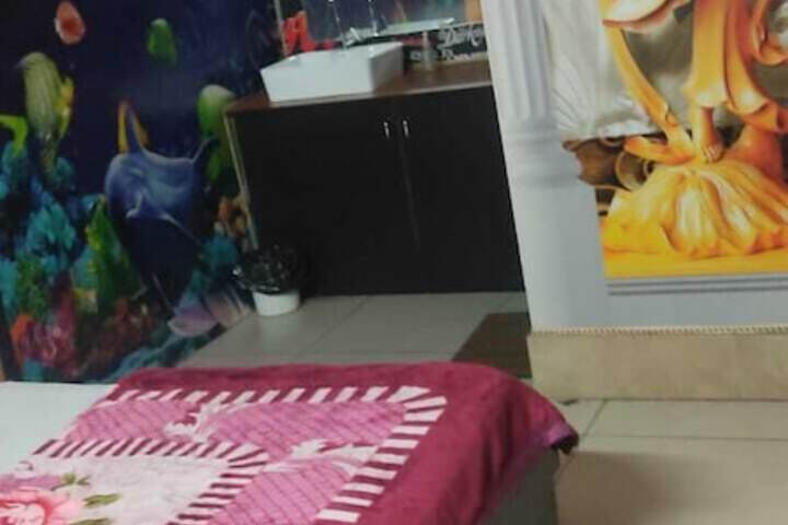 Room 3 of 23