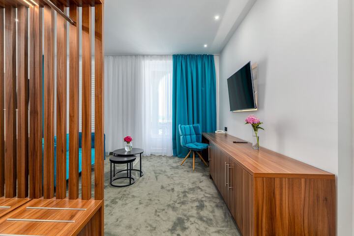 Room 16 of 87