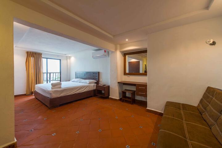 Room 3 of 89