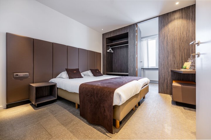 Room 8 of 35