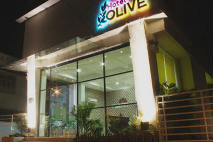 OYO Flagship 15614 Hotel Olive KEM Hospital