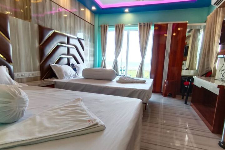 Room 18 of 28