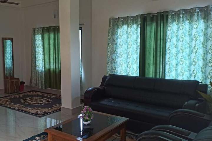 Room 7 of 16