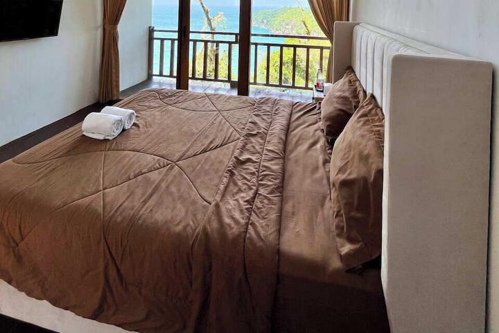 Room 2 of 29