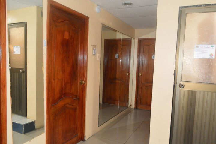 Ballroom/Hall 28 of 32