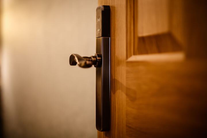 Room 3 of 32