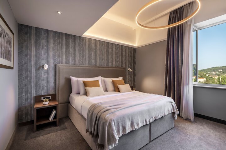 Room 13 of 75
