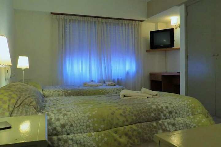 Room 11 of 27