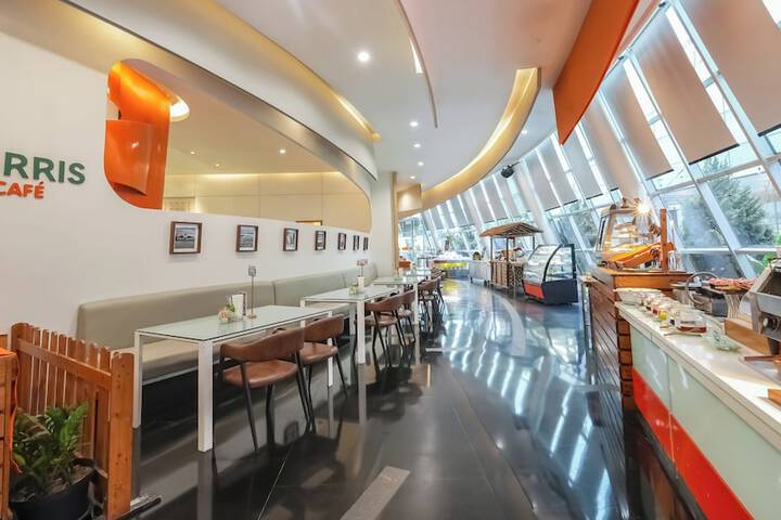 Dining Photos