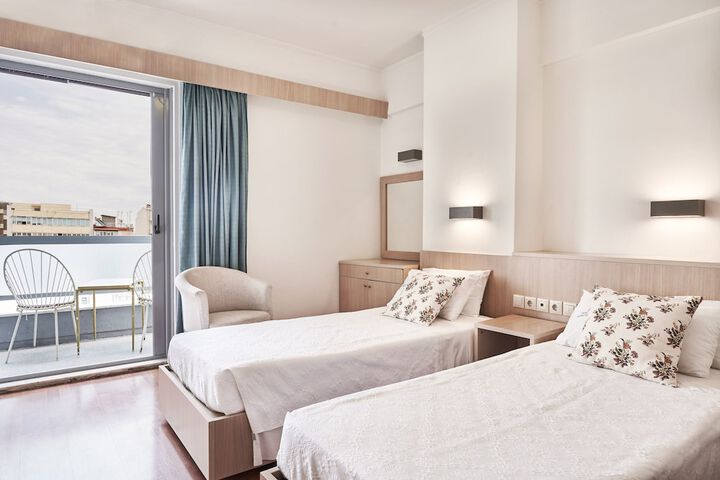 Room 8 of 27