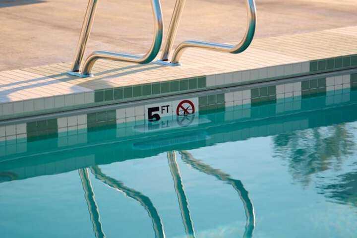 Pool 21 of 38