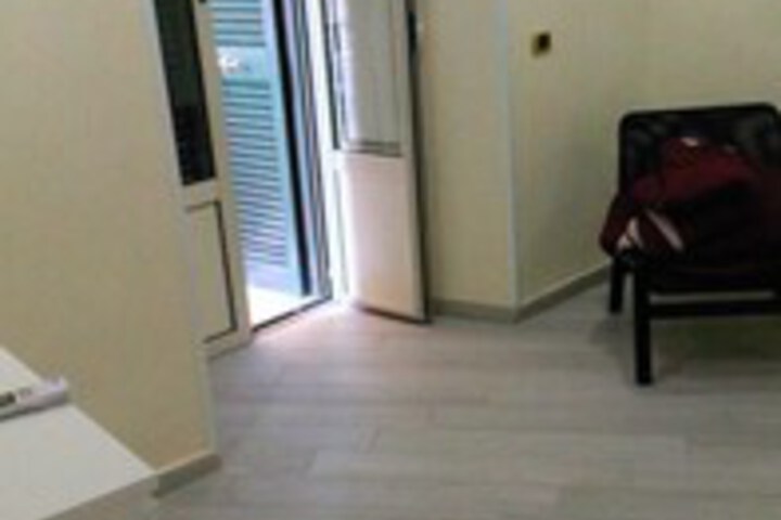 Room 8 of 16