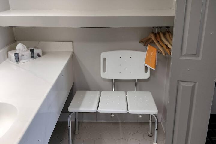 Room 69 of 190