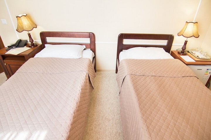 Room 6 of 73