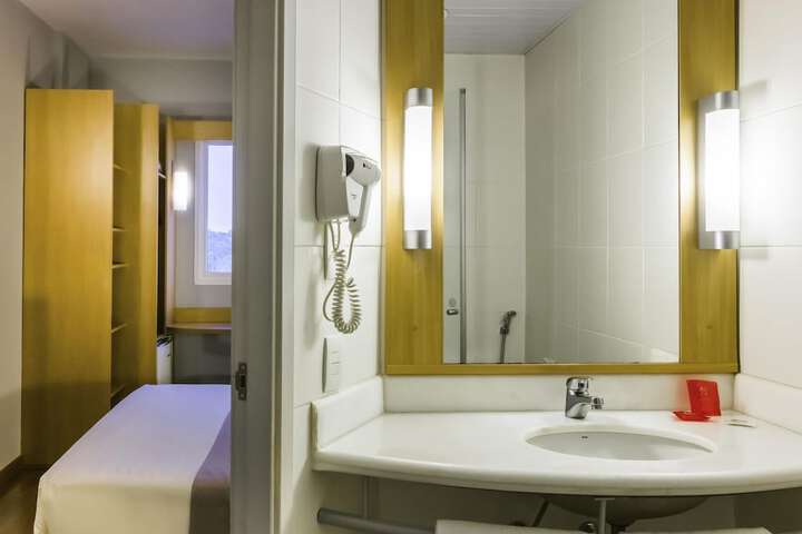 Room 10 of 56