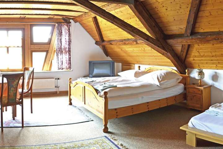 Room 6 of 32