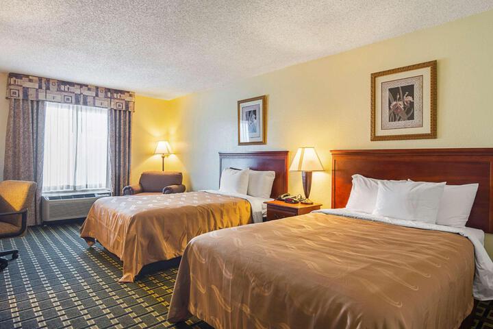 Standard Room, King or Two Doubles (8 of 9)