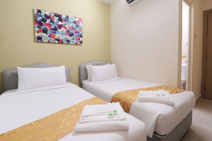 Room 13 of 27