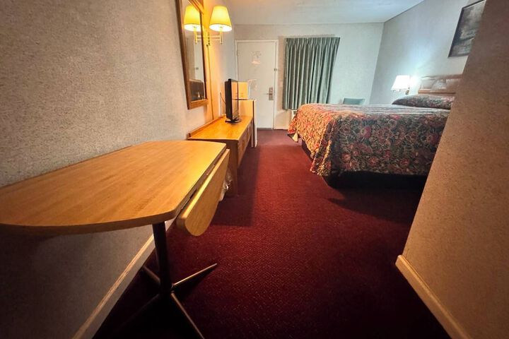 Room 23 of 91