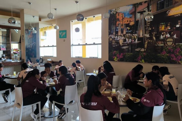 Dining 19 of 23