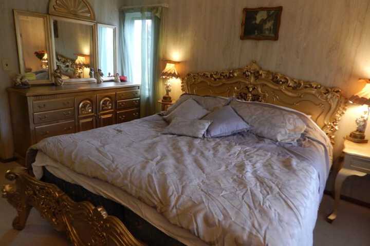 Room 9 of 46