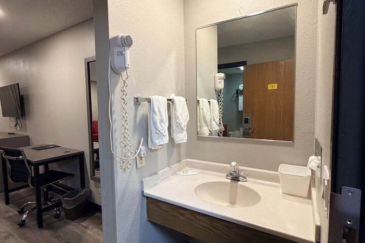 Room 73 of 90