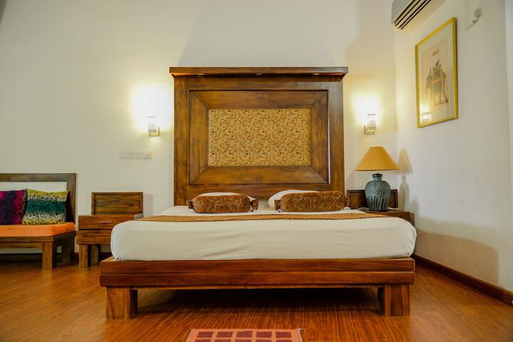 Room 4 of 11