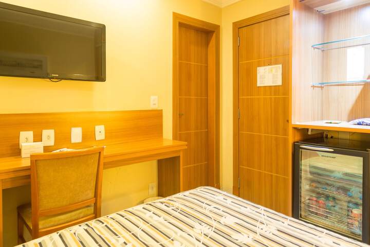 Room 47 of 198