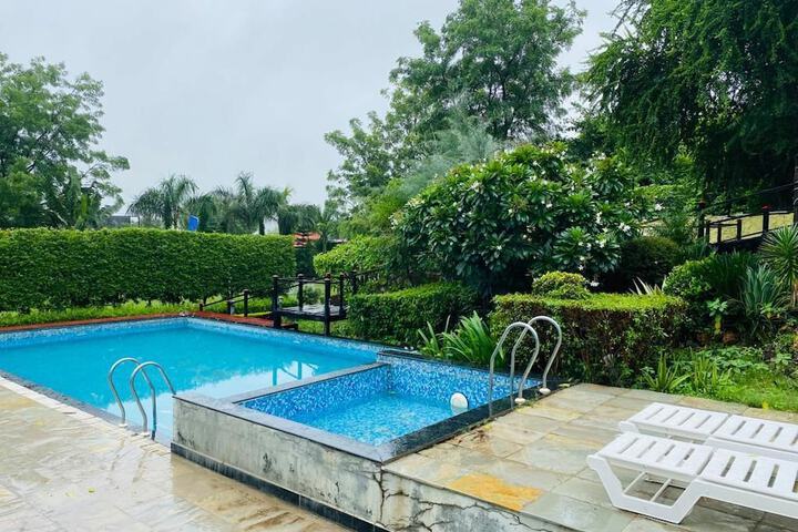 Pool 17 of 26