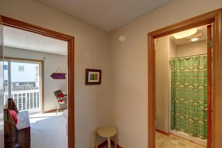 Room 6 of 19