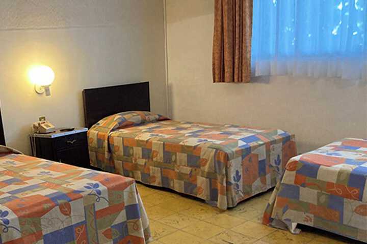Room 12 of 41