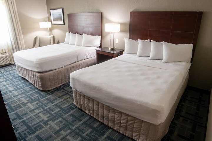 Lower Level 2 Queen Beds (5 of 7)