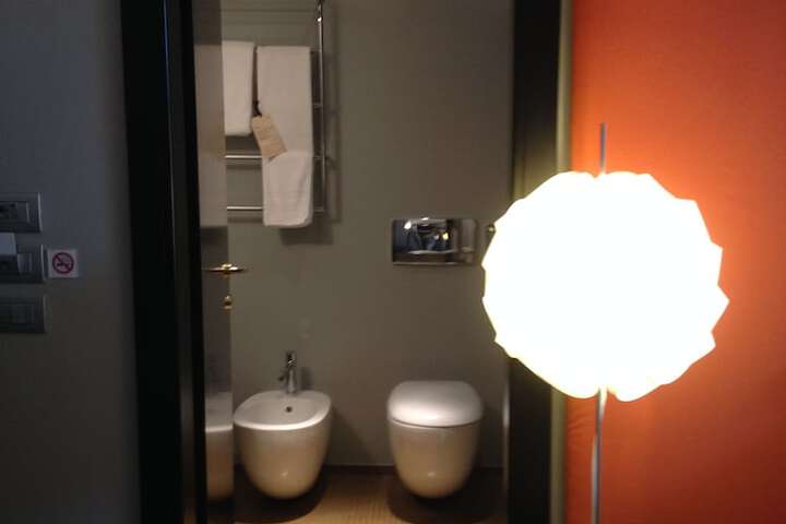Room 27 of 60