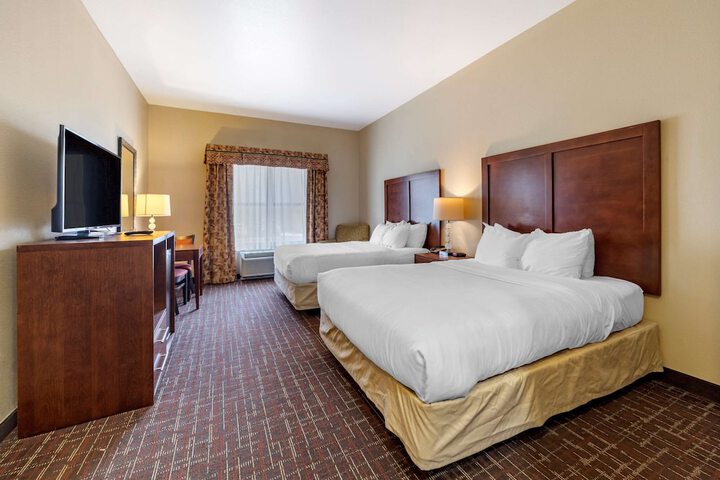 2 Queen Beds (4 of 18)