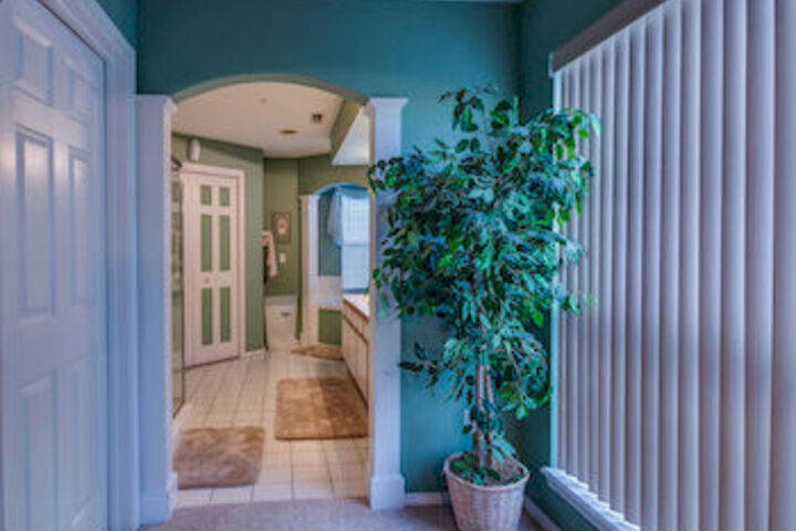 Room 2 of 18