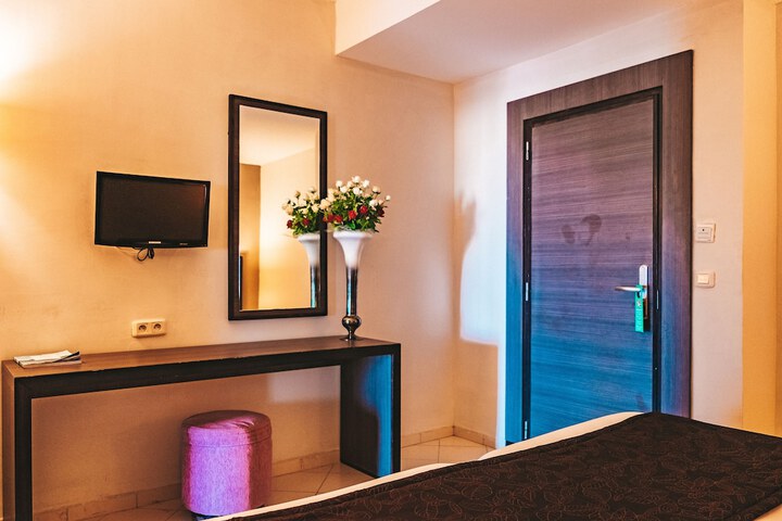Room 34 of 140