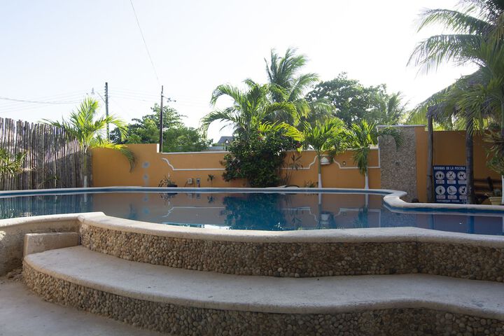 Pool 15 of 40