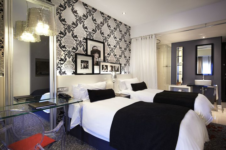 Room 15 of 120