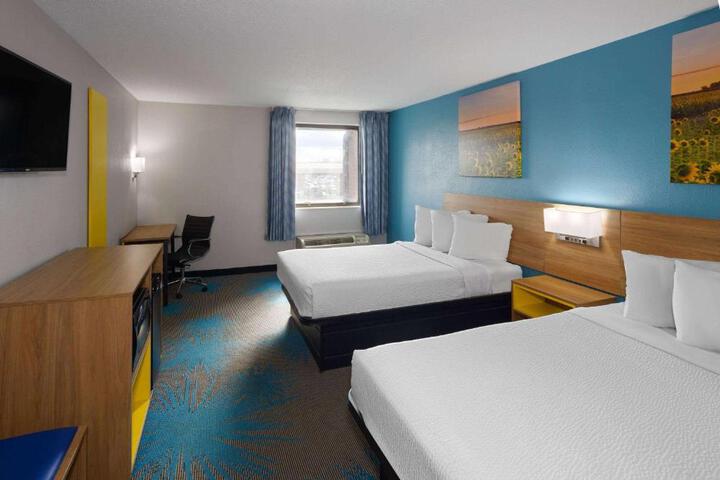 2 Double Beds (2 of 5)